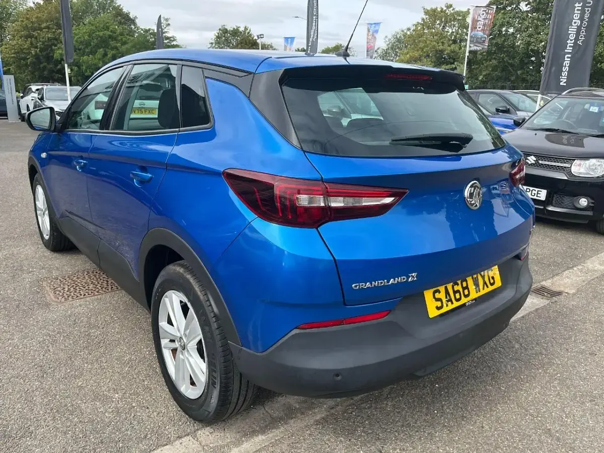 Used Vauxhall Grandland X S 128 HP (94 kW) 2018 Blue SUV