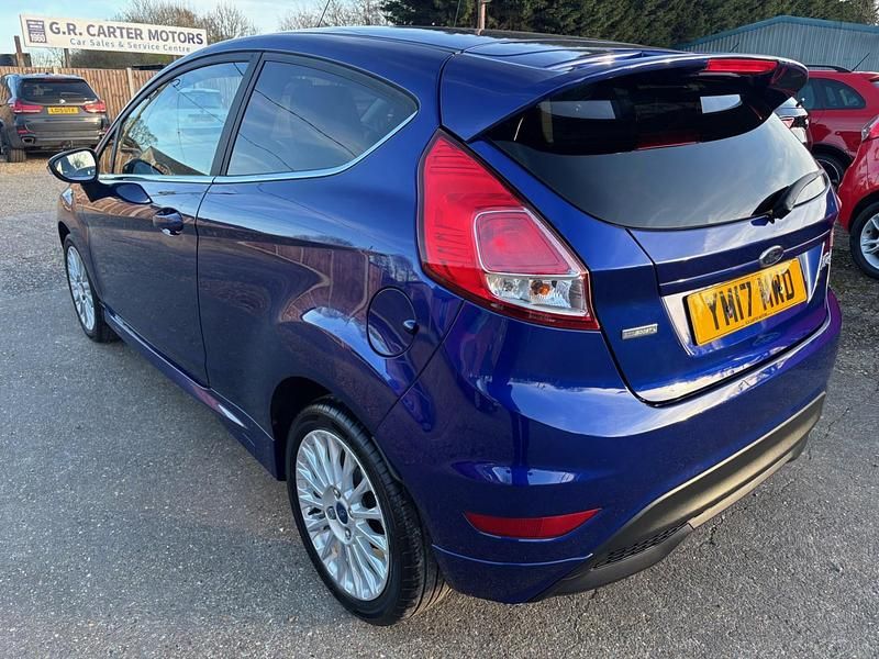 Usado Ford Fiesta Zetec 2017 Azul Citadino
