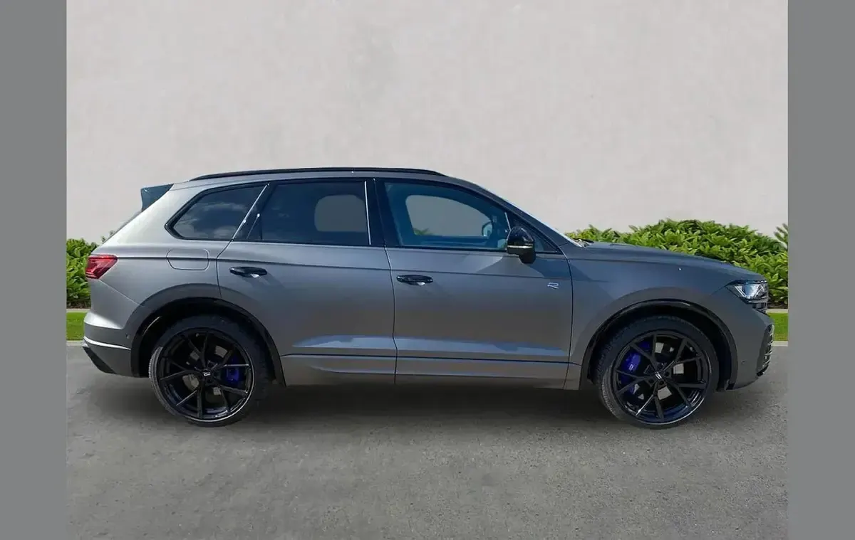 Used VW Touareg R 462 HP (339 kW) 2025 Grey SUV