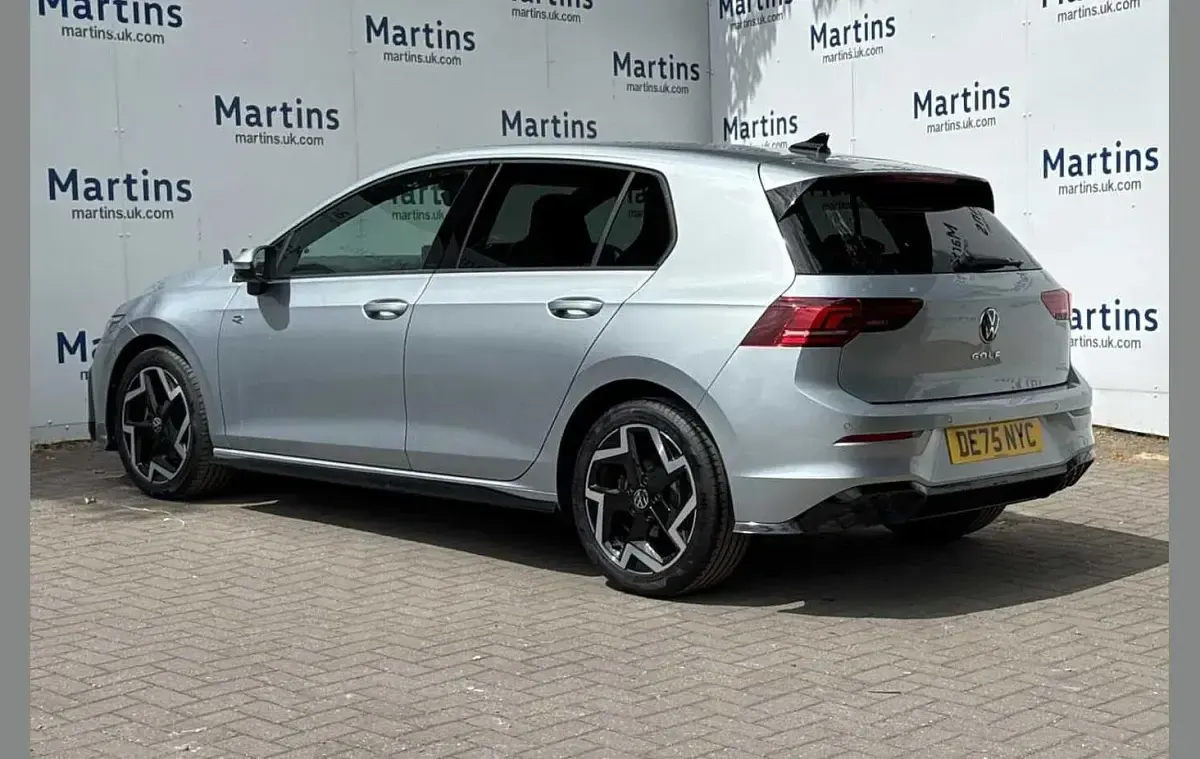Used VW Golf VIII R-line 150 HP (110 kW) 2025 Silver Hatchback