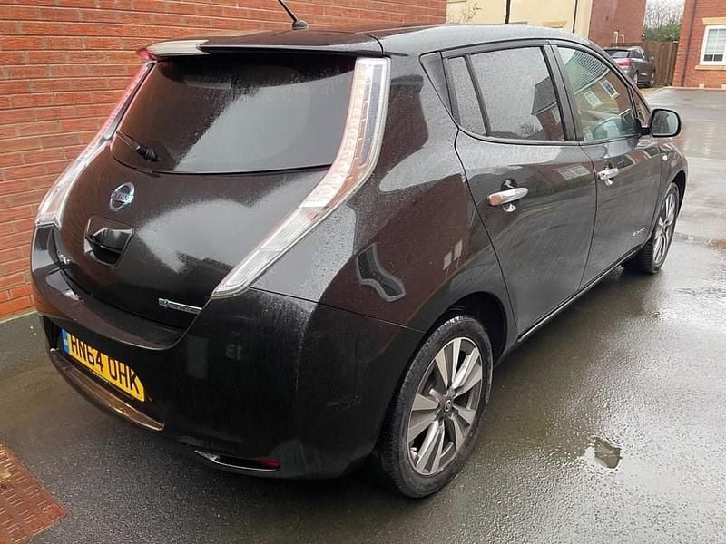 Used Nissan Leaf Tekna 80 kW (109 HP) 2014 Black Hatchback