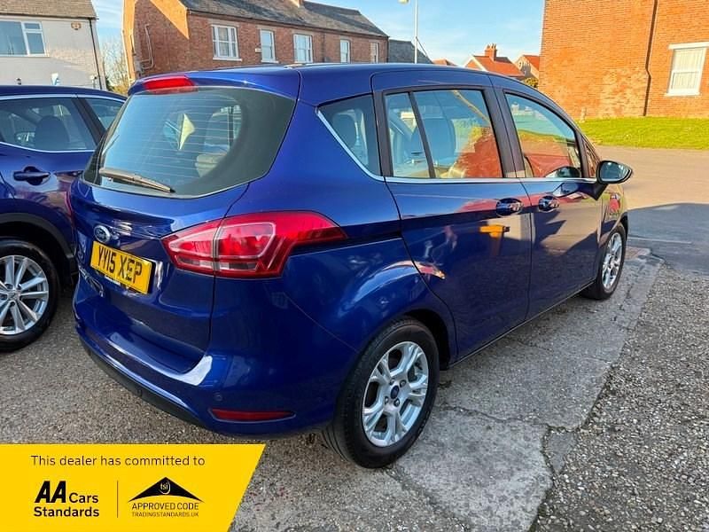 Used Ford B-MAX Zetec 88 HP (64 kW) 2015 Blue MPV