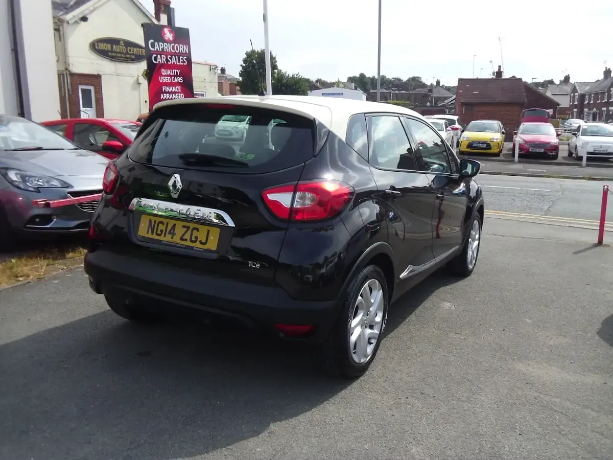 Used Renault Captur Dynamique 90 HP (66 kW) 2014 Black SUV