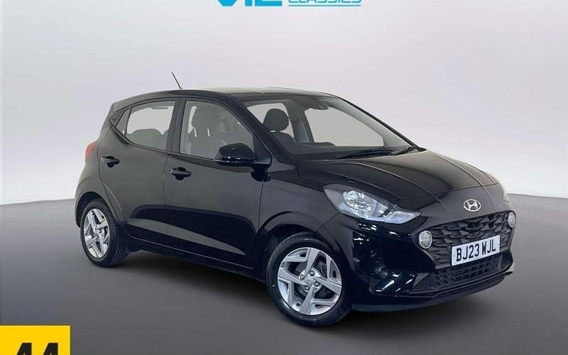 Used Hyundai i10 SE 67 HP (49 kW) 2023 Black Hatchback