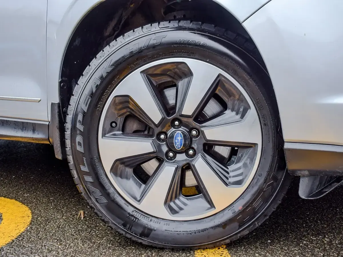 Used Subaru Forester Premium 147 HP (108 kW) 2016 Silver SUV