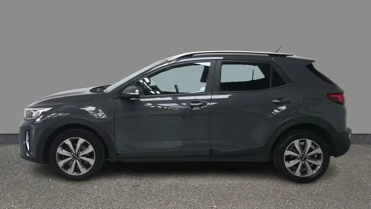 Usado Kia Stonic 99 CV (72 kW) 2021 Gris SUV