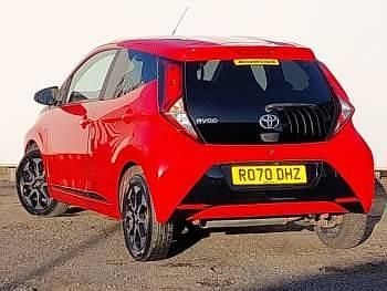 Used Toyota Aygo Trend 72 HP (52 kW) 2020 Red Hatchback