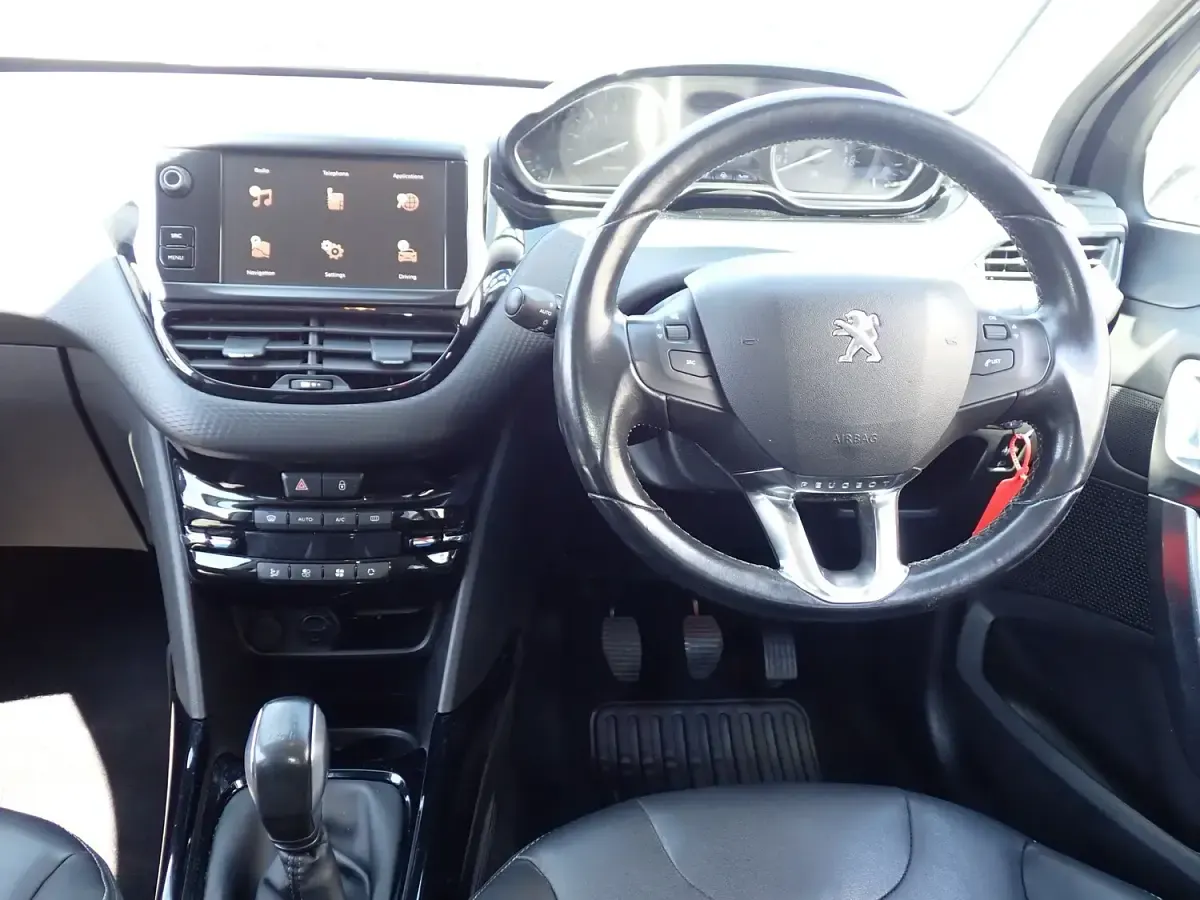 Used Peugeot 2008 Allure 100 HP (73 kW) 2017 Black SUV