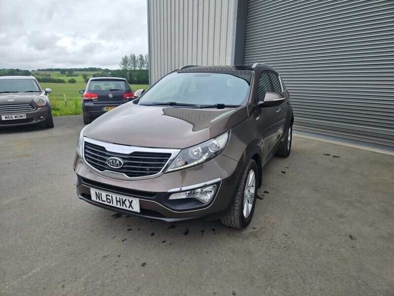 Brown Used 2011 Kia Sportage 2 SUV | £3,495 (A bit pricey) - Image 1/4