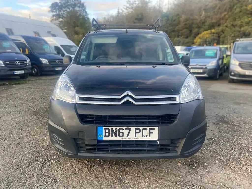 Used Citroën Berlingo 74 HP (54 kW) 2017 Black MPV