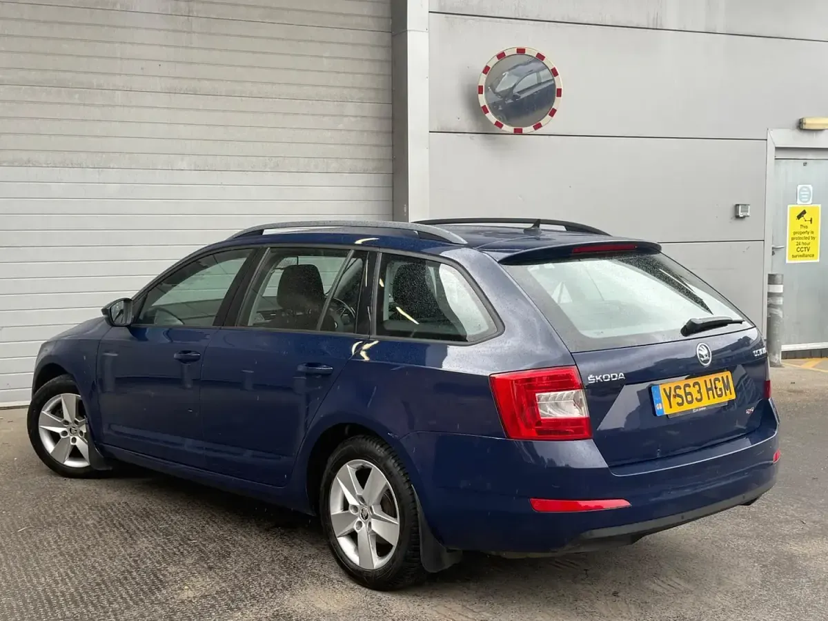 Used Skoda Octavia SE 150 HP (110 kW) 2014 Blue Estate
