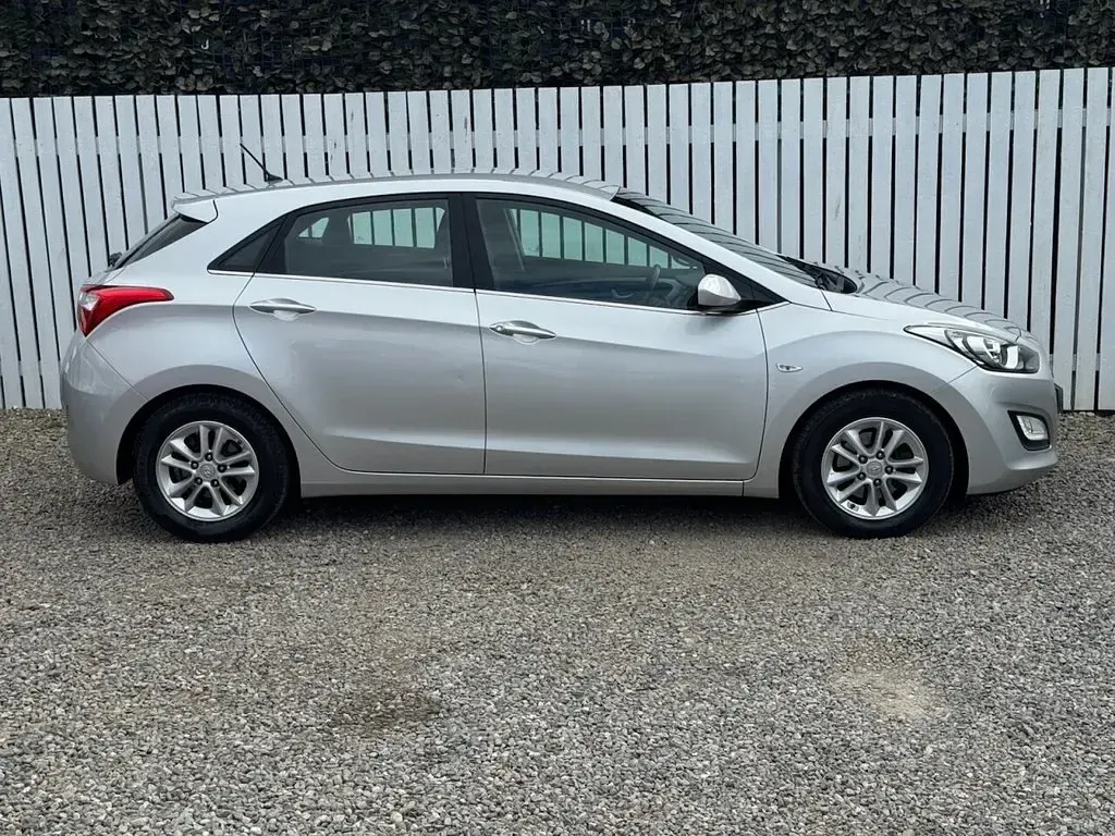 Used Hyundai i30 SE 110 HP (80 kW) 2016 Silver Hatchback