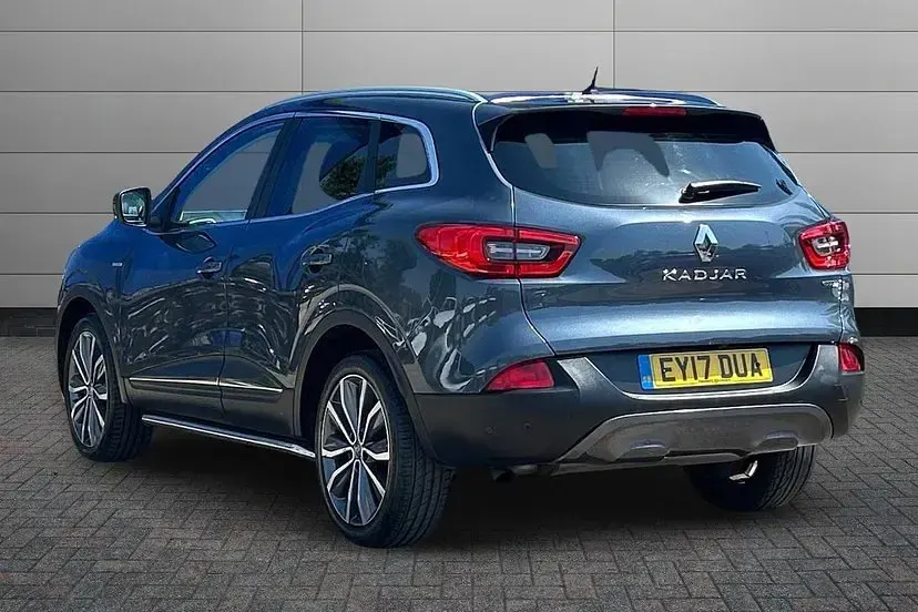 Used Renault Kadjar Signature 110 HP (80 kW) 2017 Titanium grey SUV