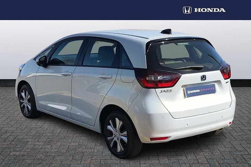Used Honda Jazz Hybrid 109 HP (80 kW) 2021 White Hatchback