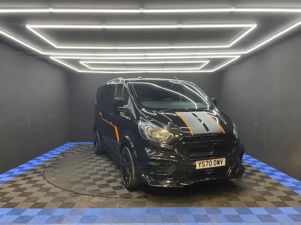 Used Ford Transit Custom Limited 130 HP (95 kW) 2020 Black Van