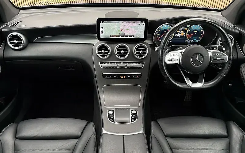 Used Mercedes GLC300 AMG Line Premium Plus 258 HP (189 kW) 2021 Blue SUV