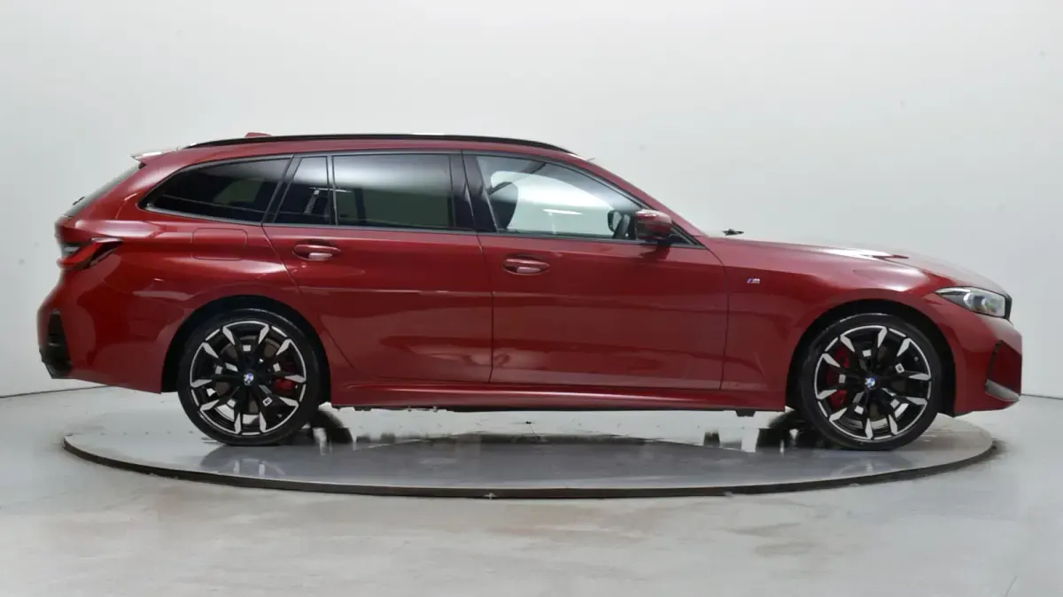 Used BMW 330 M Sport 288 HP (211 kW) 2026 Red Estate