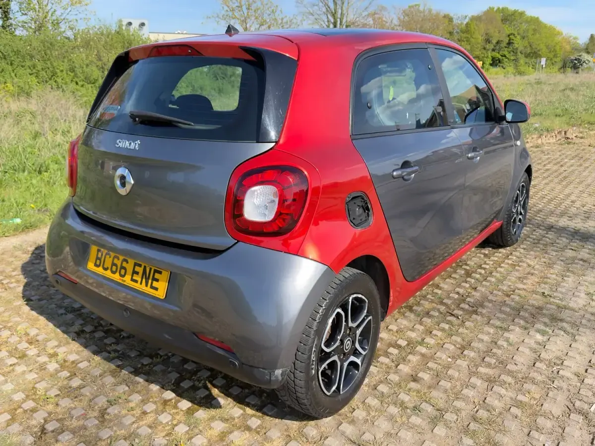 Used Smart ForFour Premium 90 HP (66 kW) 2016 Grey Hatchback