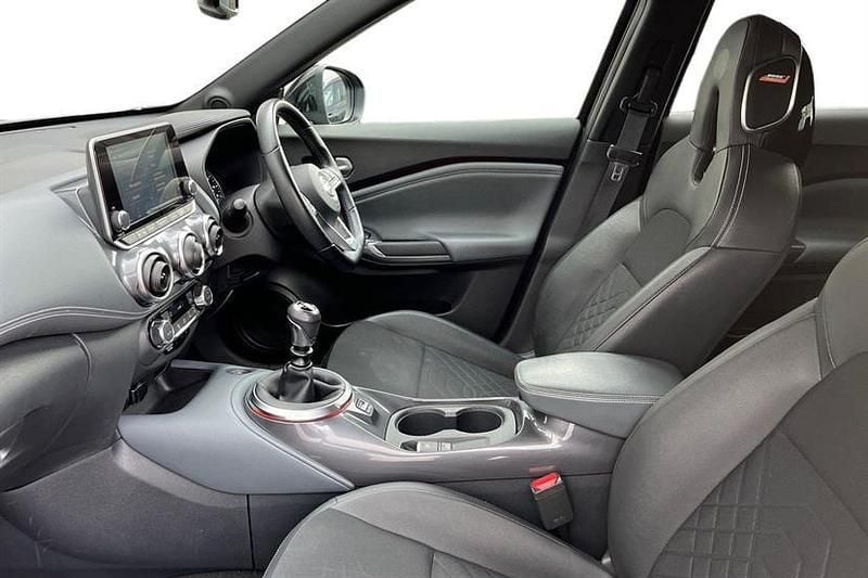 Używany Nissan Juke Tekna 114 KM (83 kW) 2021 Czarny SUV