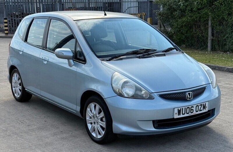 Blue Used 2006 Honda Jazz SE Hatchback | £2,395 (Fair price) - Image 1/4