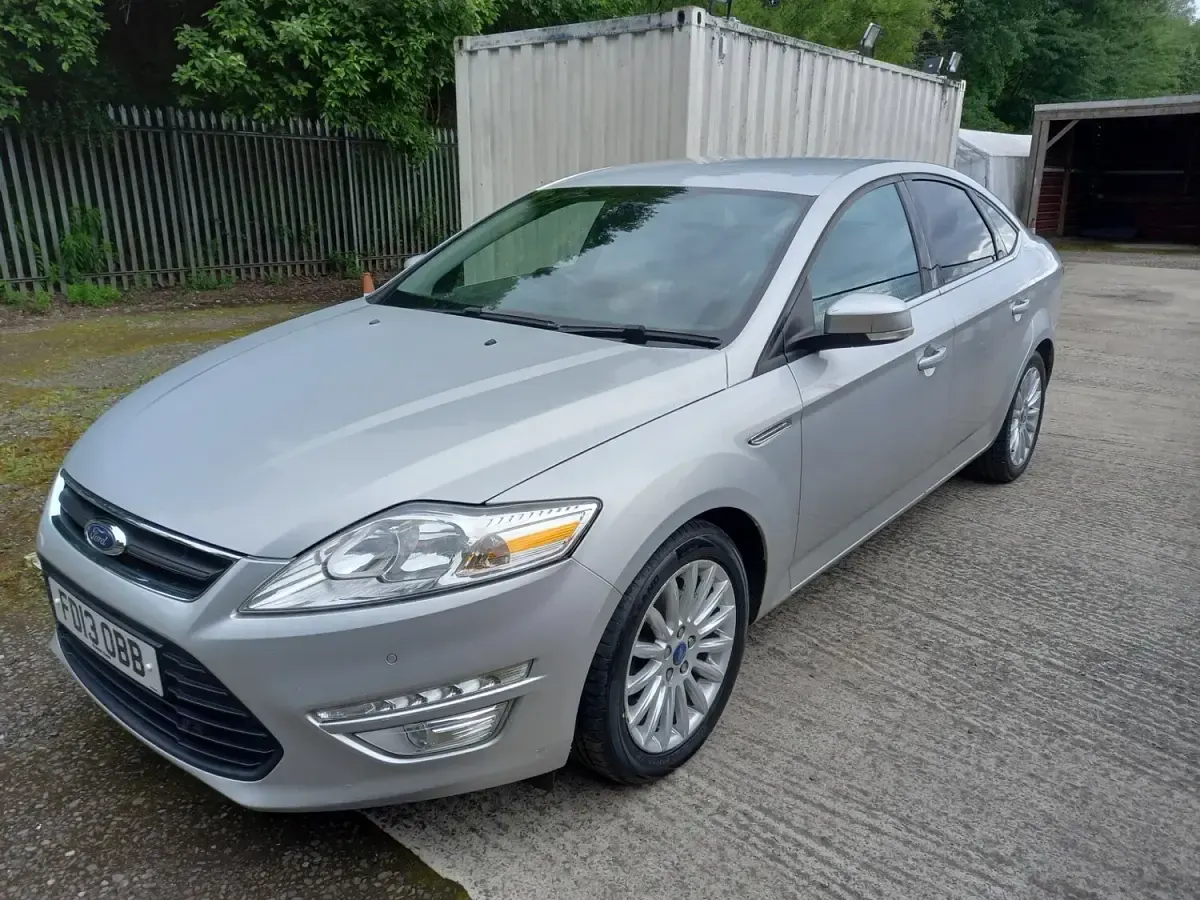 Used Ford Mondeo Business Edition 140 HP (102 kW) 2013 Silver Hatchback