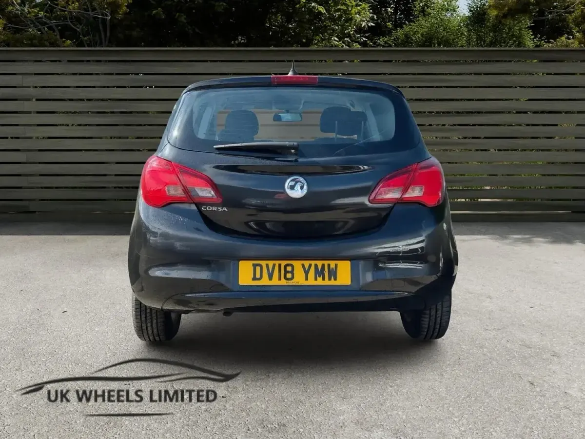 Used Vauxhall Corsa Design Edition 90 HP (66 kW) 2018 Black Hatchback