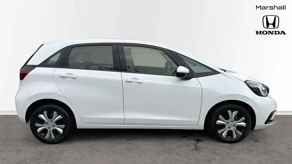 Used Honda Jazz Hybrid 130 HP (95 kW) 2023 White Hatchback