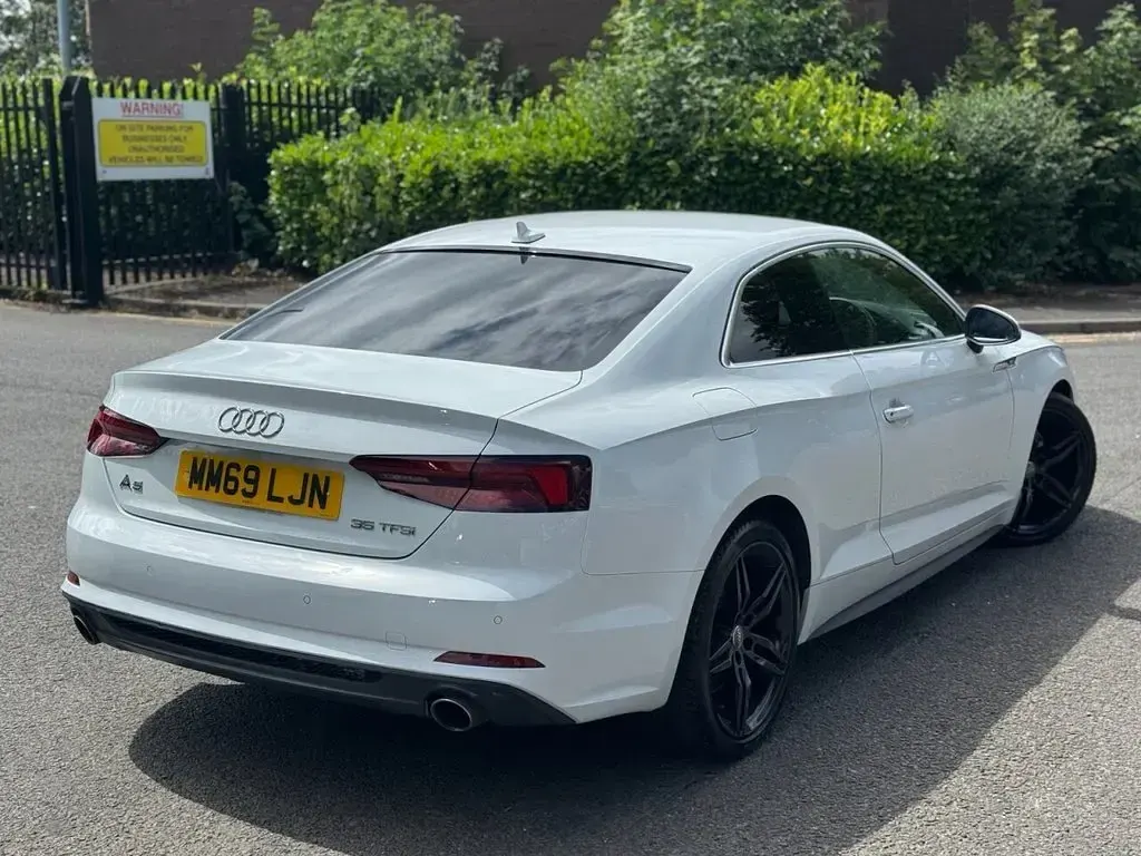 Used Audi A5 S-Line 150 HP (110 kW) 2019 White Coupe