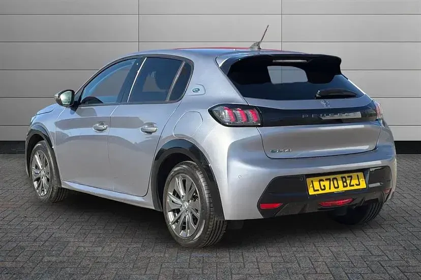 Second-hand Peugeot e-208 Allure 100 kW (136 CP) 2020 Gri Hatchback