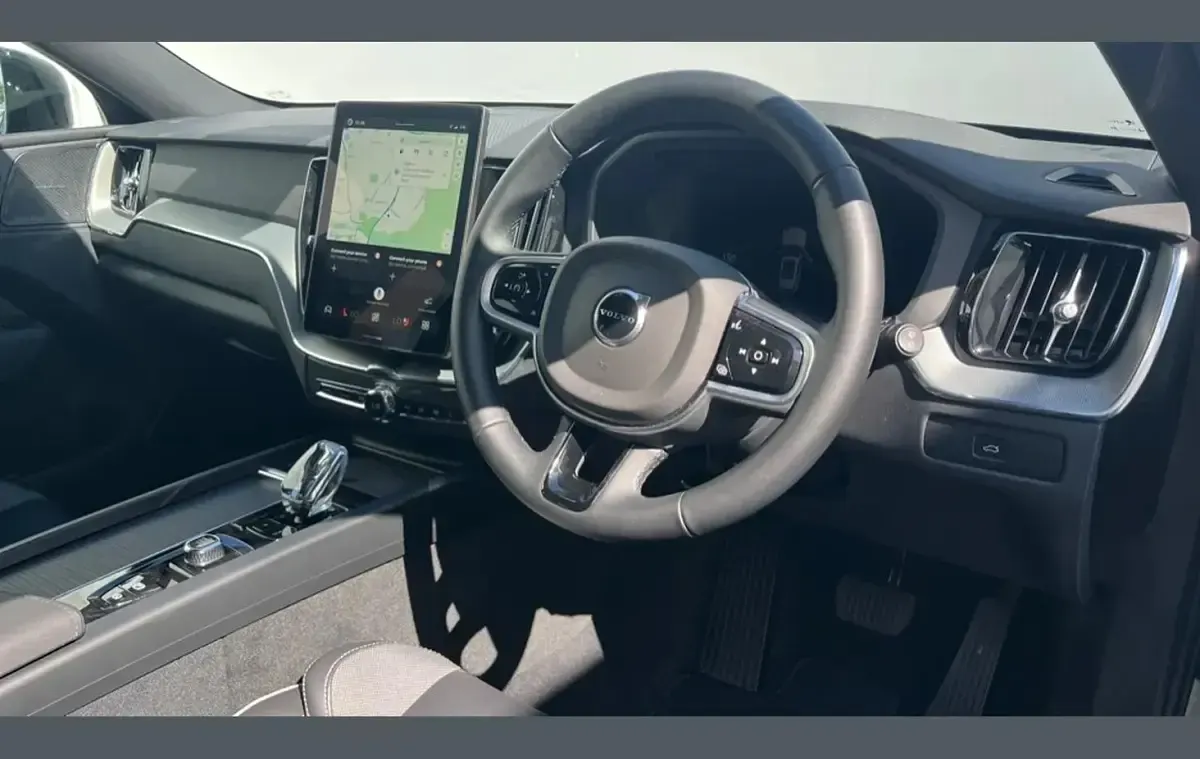 Used Volvo XC60 Plus 247 HP (181 kW) 2025 Black SUV