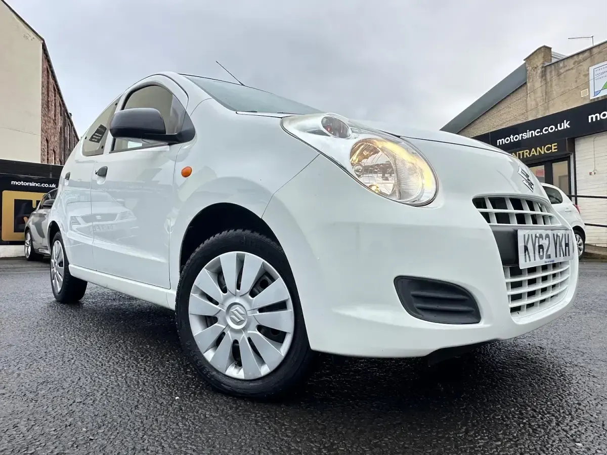 Used Suzuki Alto 68 HP (50 kW) 2012 White Hatchback