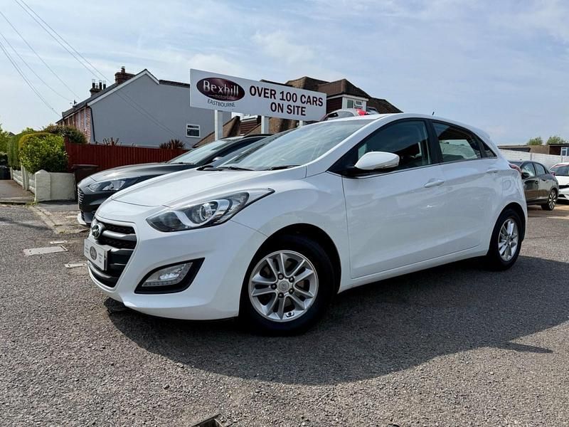White Used 2015 Hyundai i30 SE Hatchback | £7,699 (Expensive) - Image 1/4