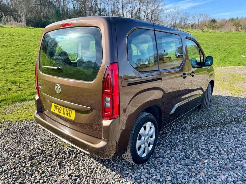 Used Vauxhall Combo S 110 HP (80 kW) 2019 Brown MPV