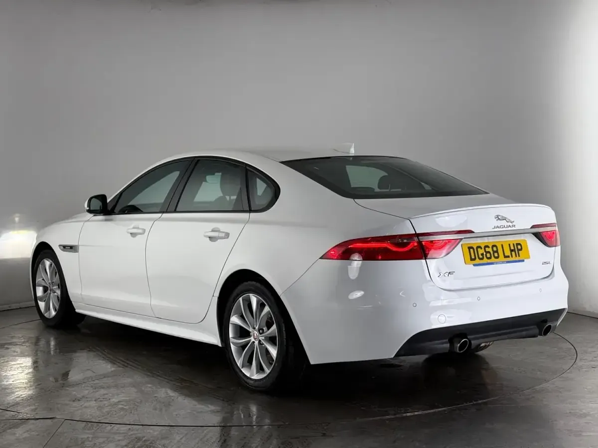 Gebraucht Jaguar XF R-Sport 2018 Weiß Limousine