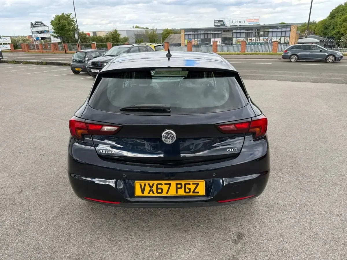 Gebraucht Vauxhall Astra 110 PS (80 kW) 2018 Blau Kleinwagen