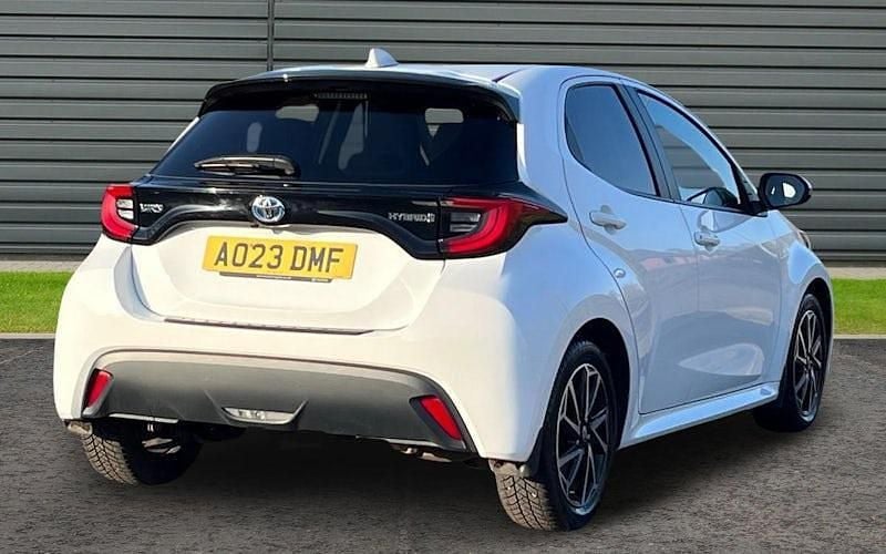 Used Toyota Yaris Hybrid Design 116 HP (85 kW) 2026 Hatchback