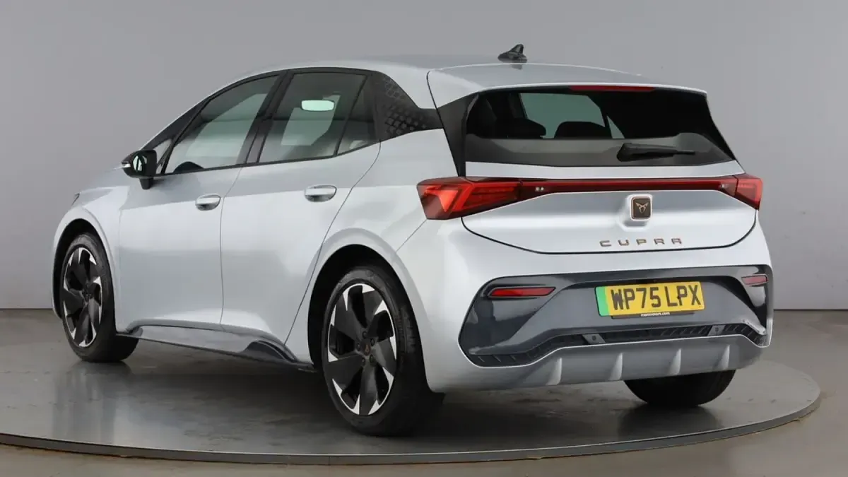 Used Cupra Born e-Boost 169 kW (231 HP) 2025 Geyser silver Hatchback