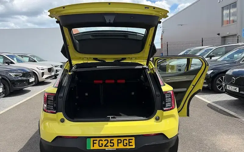 Used Volvo EX30 Plus 200 kW (272 HP) 2025 Yellow SUV