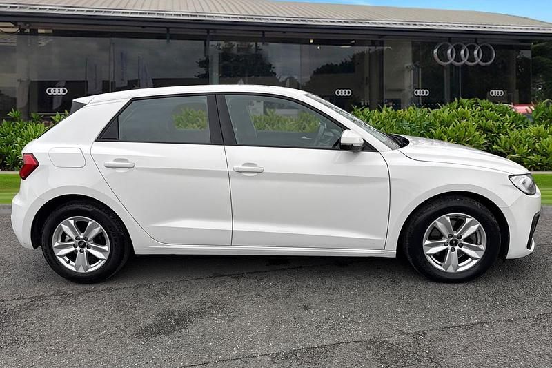 Used Audi A1 Design 110 HP (80 kW) 2022 White SUV