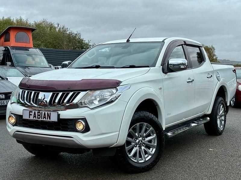 White Used 2015 Mitsubishi L200 Pickup | £10,991 (Good price) - Image 1/4