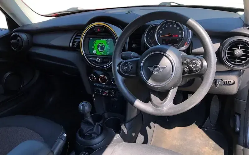 Used Mini ONE Classic 102 HP (75 kW) 2021 Hatchback
