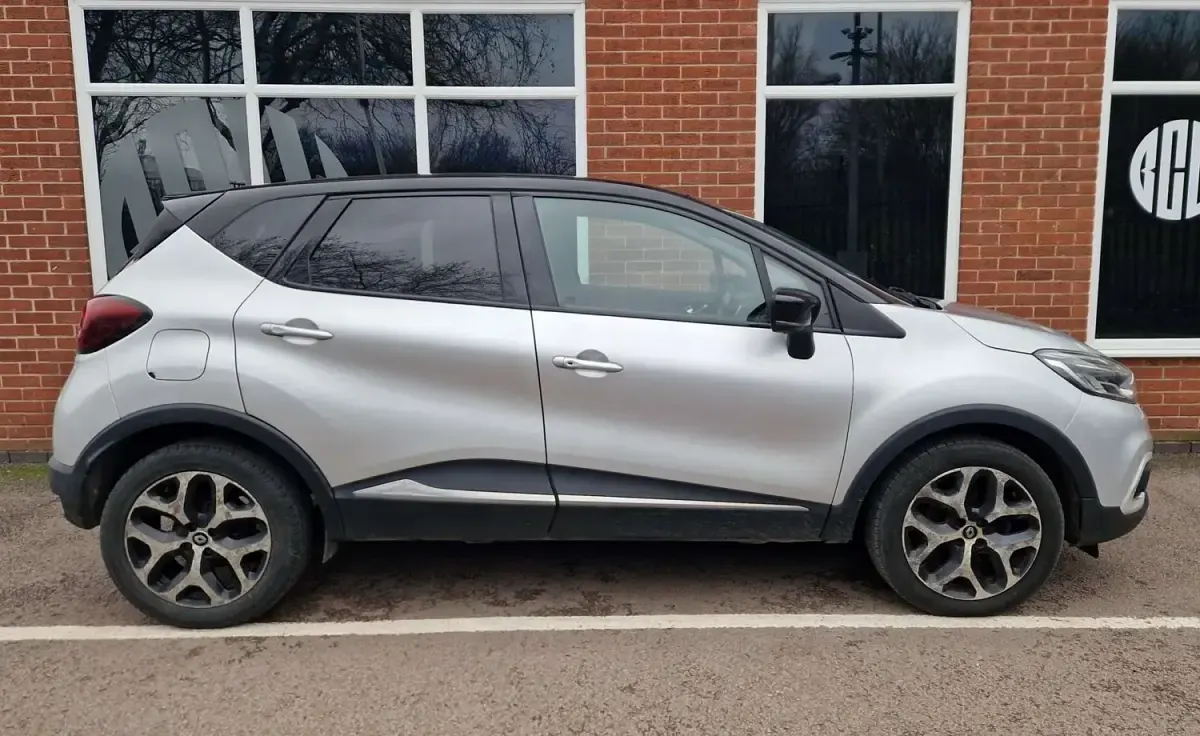 Używany Renault Captur Signature 2018 Czarny SUV