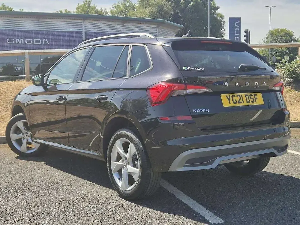 Used Skoda Kamiq SE Drive 81 HP (59 kW) 2021 Black magic pearl effect SUV