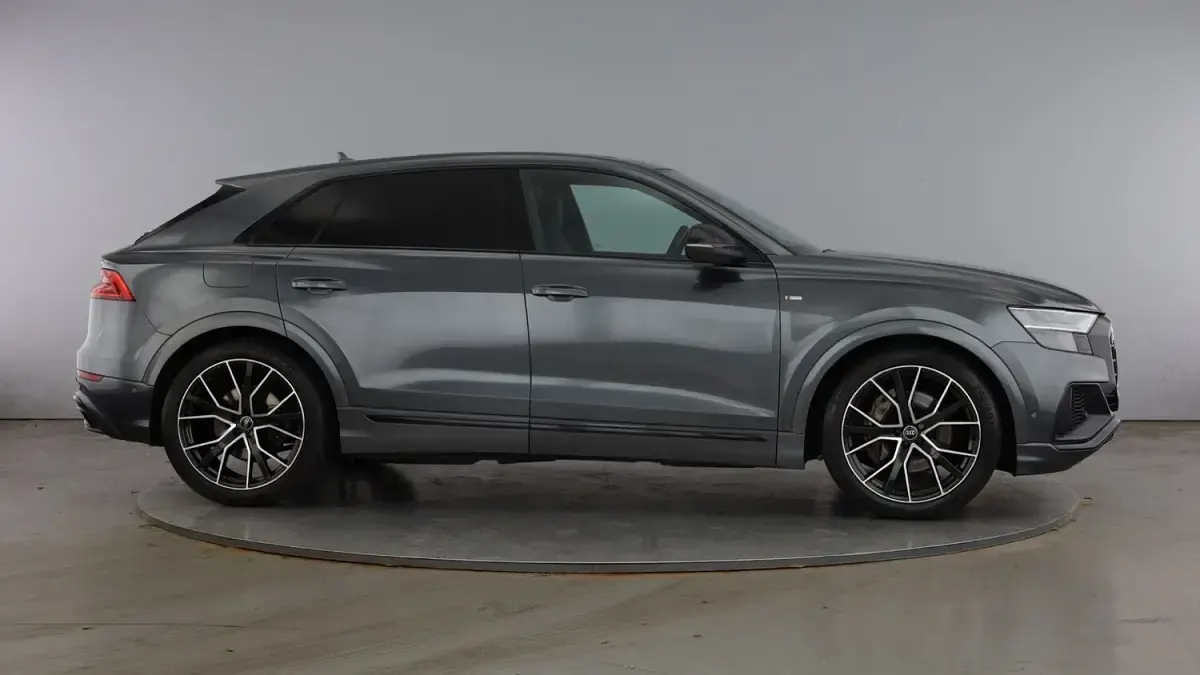 Used Audi Q8 Comfort 340 HP (250 kW) 2021 Grey SUV