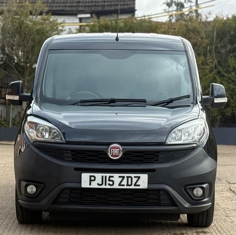 Used Fiat Doblò 2015 Black MPV