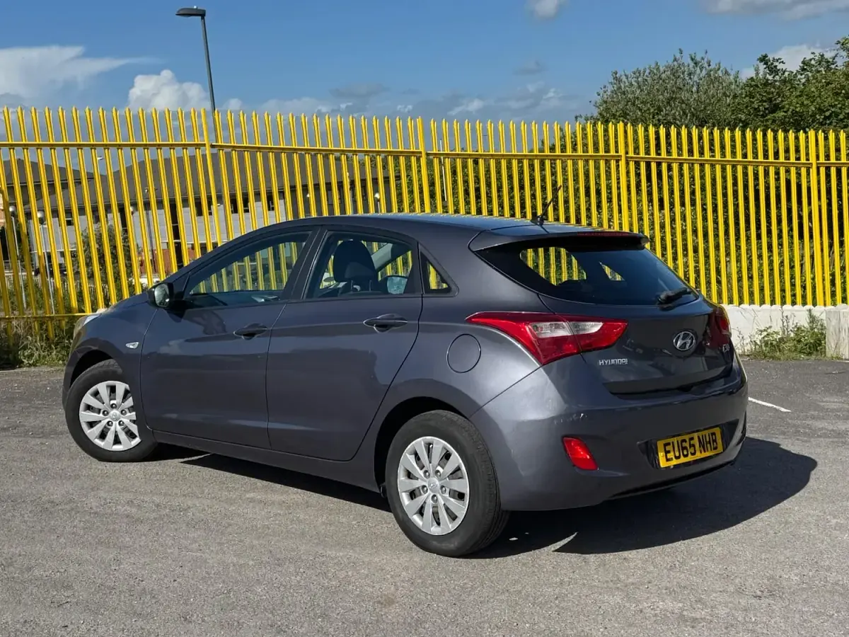 Used Hyundai i30 110 HP (80 kW) 2015 Grey Hatchback