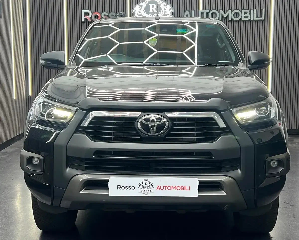 Used Toyota HiLux 201 HP (147 kW) 2021 Black Pickup