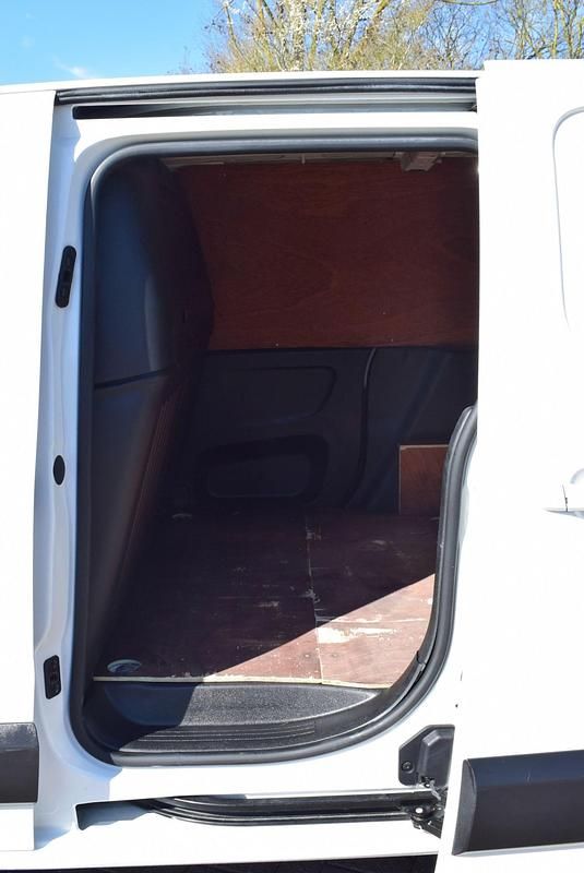 Used Vauxhall Combo S 130 HP (95 kW) 2022 White MPV