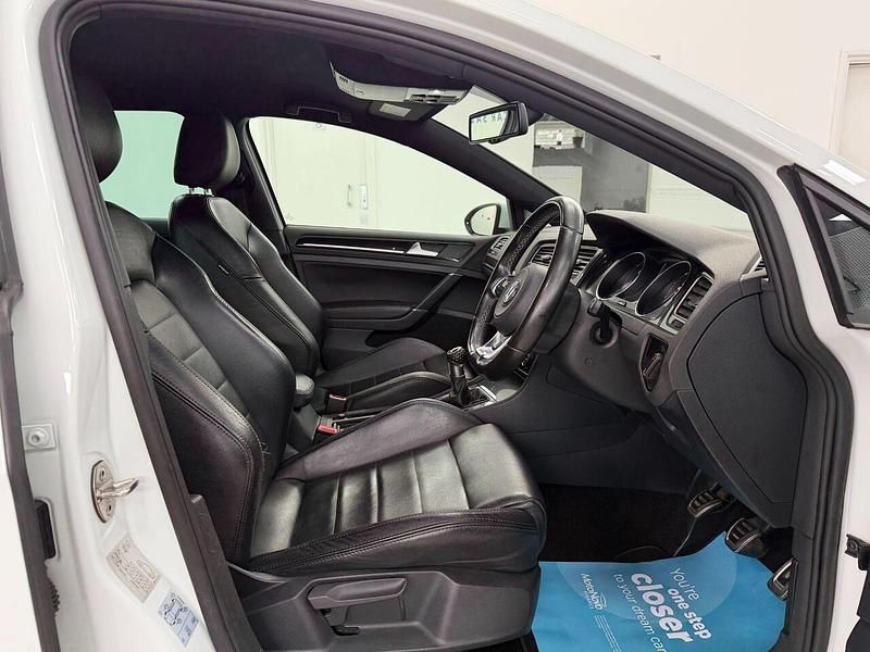 Used VW Golf VII GTD 2016 White Hatchback
