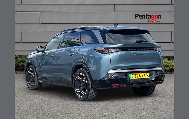 Second-hand Peugeot 5008 GTi 156 kW (213 CP) 2024 Albastru Monovolum